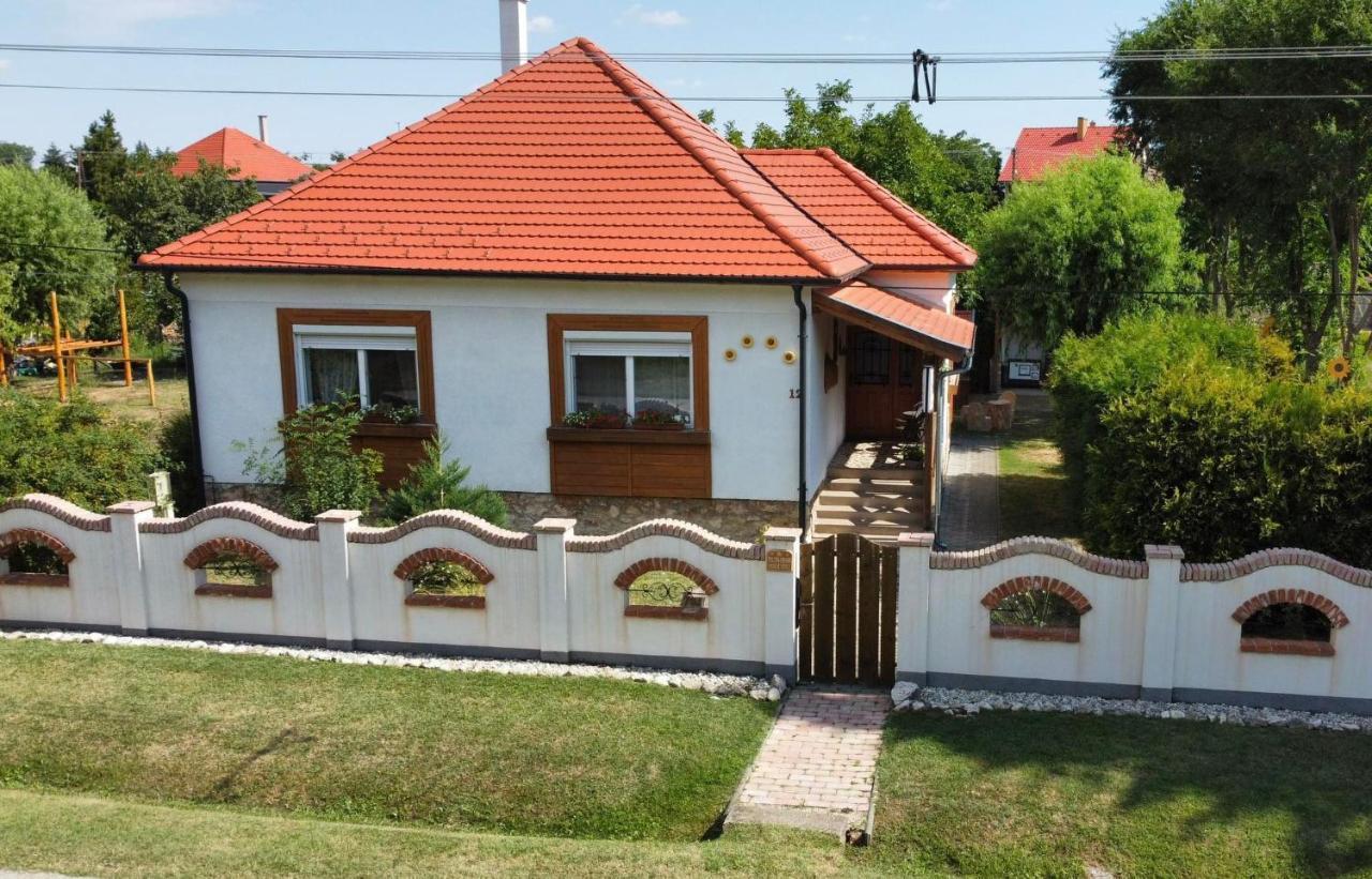 Döre Vendégház Bakonyszentlaszlo Exterior foto